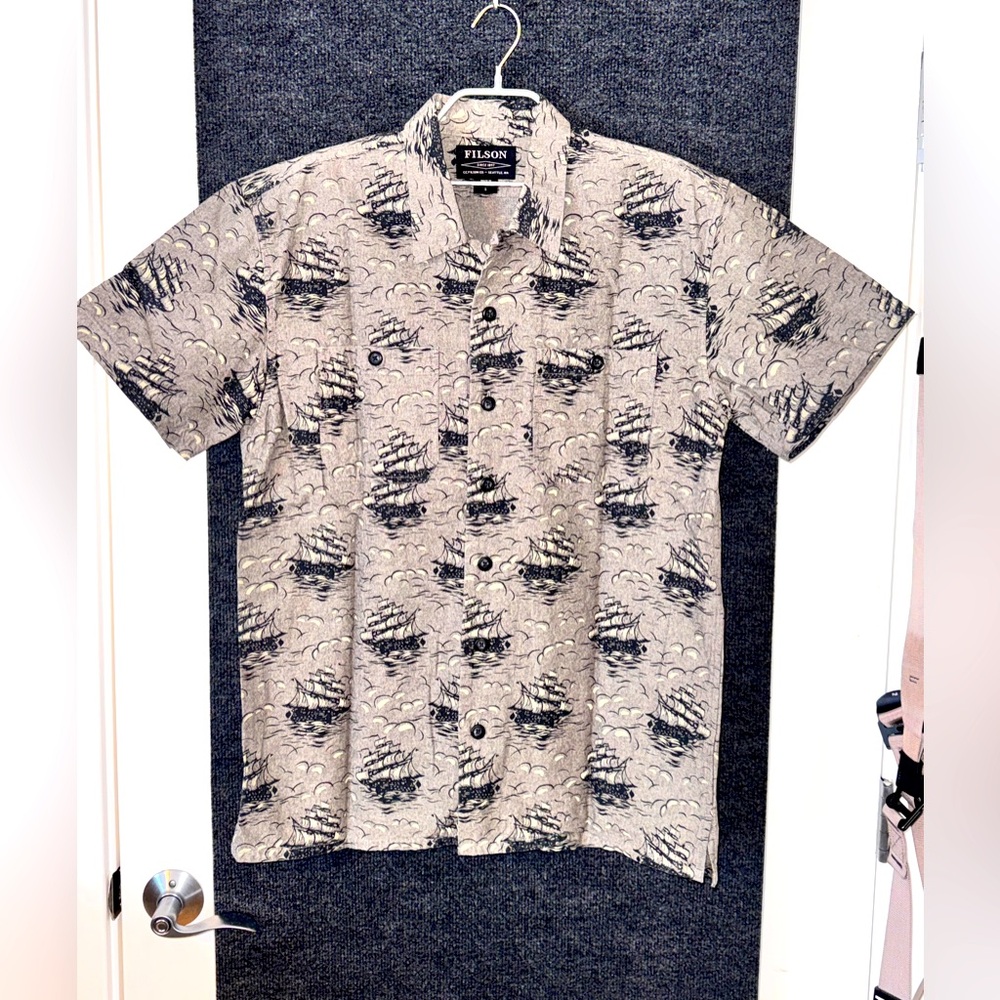 Filson Chambray S/S Camp Shirt - Ships Print size small